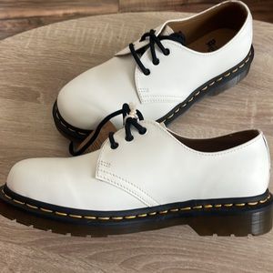 New. Dr martens 1461 smooth saddle shoe size 7.5 women’s  6 men’s 38 euro $130